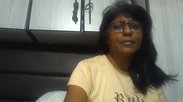 MsAttitude online show from February 18, 9:32 am