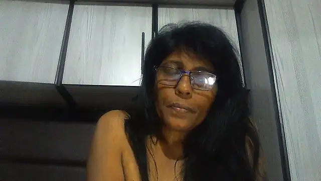 MsAttitude online show from March 7, 4:44 pm