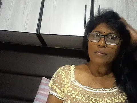 Snapshot of MsAttitude chatting on October 30, 10:27 am MsAttitude online show from October 30, 10:27 am