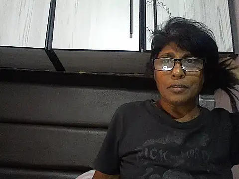 Snapshot of MsAttitude chatting on November 8, 1:11 pm MsAttitude online show from November 8, 1:11 pm