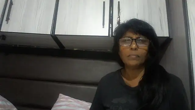 Snapshot of MsAttitude chatting on November 16, 11:27 am MsAttitude online show from November 16, 11:27 am