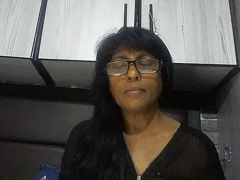 Snapshot of MsAttitude chatting on November 17, 6:08 am MsAttitude online show from November 17, 6:08 am