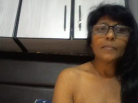 Snapshot of MsAttitude chatting on November 20, 8:25 am MsAttitude online show from November 20, 8:25 am