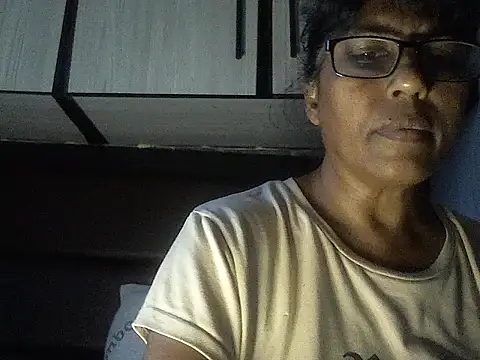 Snapshot of MsAttitude chatting on December 2, 6:08 am MsAttitude online show from December 2, 6:08 am