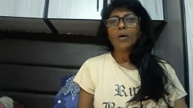 Snapshot of MsAttitude chatting on December 4, 7:28 am MsAttitude online show from December 4, 7:28 am