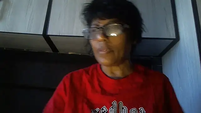 Snapshot of MsAttitude chatting on December 15, 6:17 am MsAttitude online show from December 15, 6:17 am