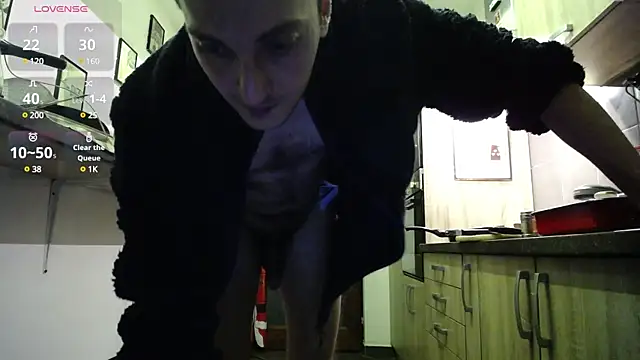 Snapshot of SQUIRRRTER chatting on March 20, 2:08 am SQUIRRRTER online show from March 20, 2:08 am