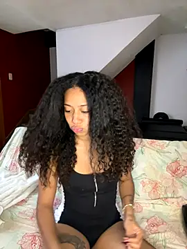 Miley and Vash online show from December 5, 9:00 pm