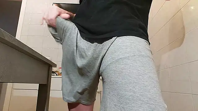 Snapshot of asa92921 chatting on December 18, 1:02 pm asa92921 online show from December 18, 1:02 pm