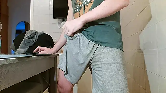 Snapshot of asa92921 chatting on December 22, 10:49 am asa92921 online show from December 22, 10:49 am