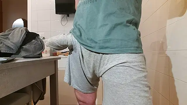 Snapshot of asa92921 chatting on December 26, 8:18 am asa92921 online show from December 26, 8:18 am