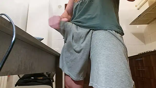 Snapshot of asa92921 chatting on December 15, 4:33 pm asa92921 online show from December 15, 4:33 pm