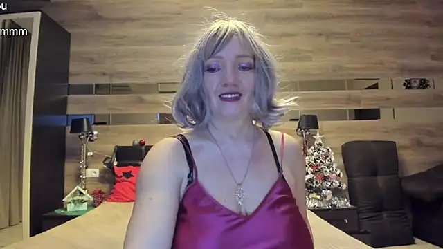 TrueFoxyyy online show from January 28, 4:19 pm