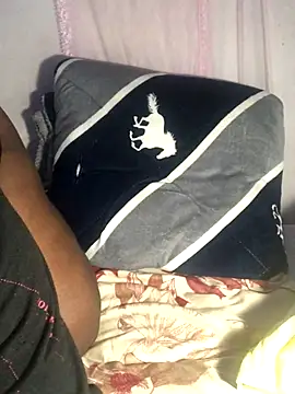 Snapshot of sweett_shaley chatting on December 14, 2:33 pm sweett shaley online show from December 14, 2:33 pm