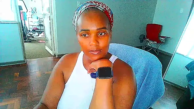 Snapshot of Charlie-Crawford chatting on February 28, 4:31 pm Charlie-Crawford online show from February 28, 4:31 pm