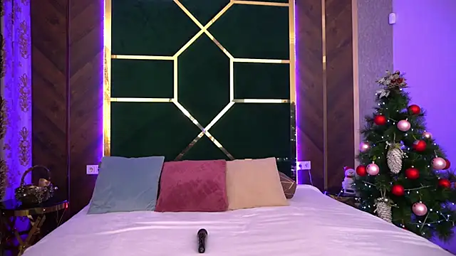 Snapshot of LittleeCutee chatting on January 18, 7:38 am LittleeCutee online show from January 18, 7:38 am