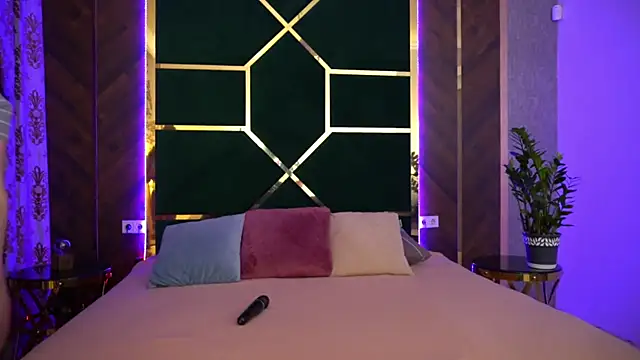 Snapshot of LittleeCutee chatting on January 26, 7:32 am LittleeCutee online show from January 26, 7:32 am