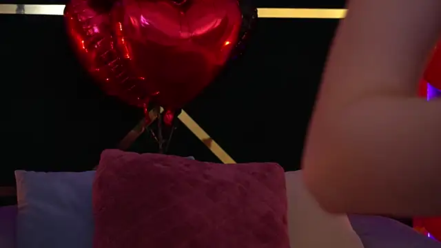 Snapshot of LittleeCutee chatting on February 15, 10:55 am LittleeCutee online show from February 15, 10:55 am