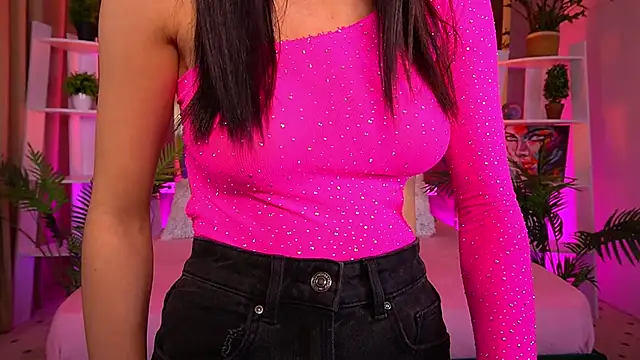 Snapshot of LittleeCutee chatting on October 20, 7:42 am LittleeCutee online show from October 20, 7:42 am