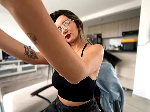 Snapshot of Anny_Moore09 chatting on September 8, 6:18 pm Anny Moore09 online show from September 8, 6:18 pm