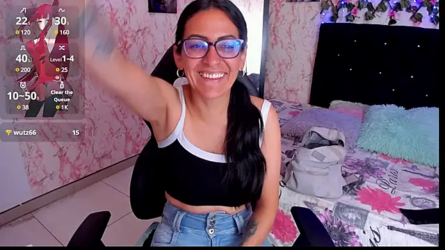 Snapshot of alma_blue chatting on December 8, 10:36 pm alma blue online show from December 8, 10:36 pm