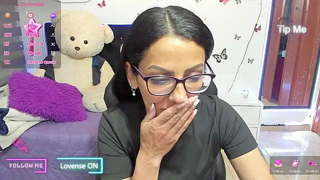 Snapshot of alma_blue chatting on November 25, 10:32 pm alma blue online show from November 25, 10:32 pm