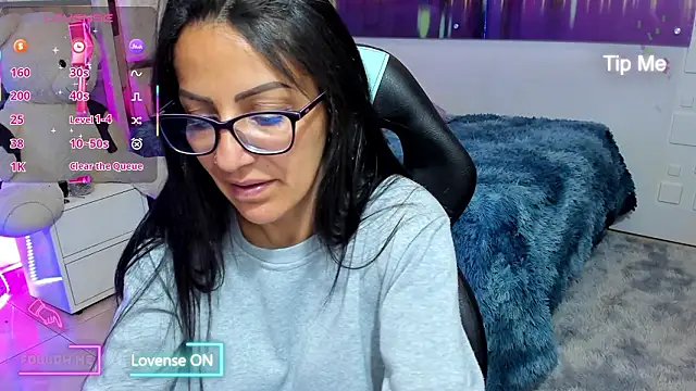 alma blue online show from February 17, 10:38 pm