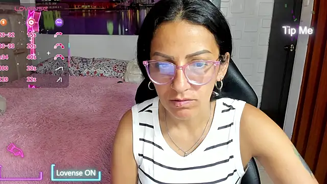 alma blue online show from April 7, 11:59 pm