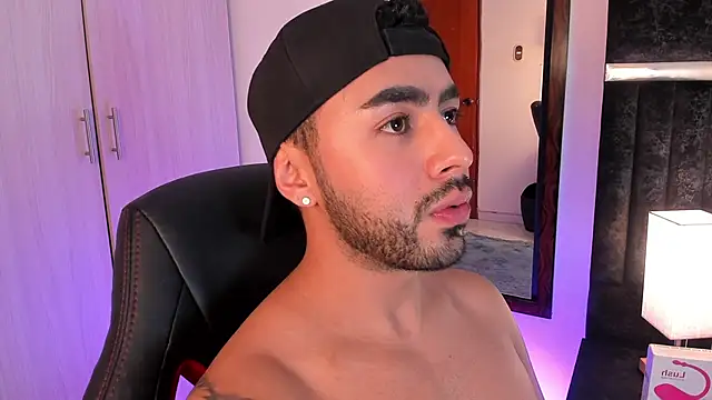 ItsMeEros online show from December 6, 12:45 am