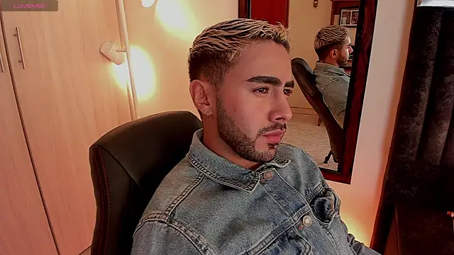 ItsMeEros online show from October 10, 8:52 pm