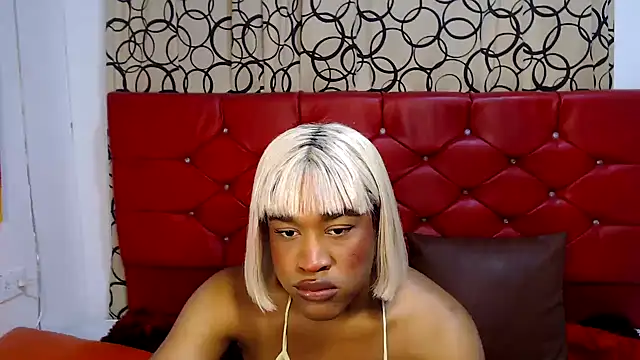 Snapshot of dirtydolltsx chatting on October 18, 1:41 am dirtydolltsx online show from October 18, 1:41 am