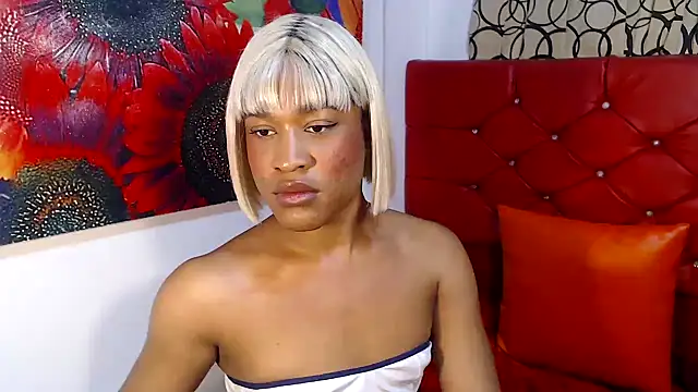 Snapshot of dirtydolltsx chatting on October 31, 12:22 am dirtydolltsx online show from October 31, 12:22 am