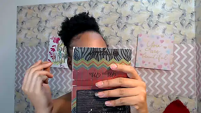 Snapshot of dirtydolltsx chatting on November 7, 12:43 am dirtydolltsx online show from November 7, 12:43 am