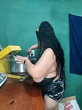 Snapshot of fantasyboobs chatting on November 3, 7:53 am fantasyboobs online show from November 3, 7:53 am