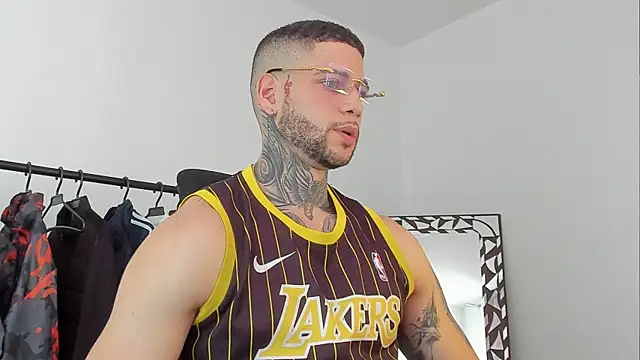  jamesleandros1 online show from October 30, 4:19 pm