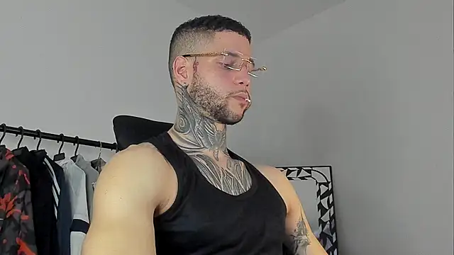  jamesleandros1 online show from November 4, 9:03 pm