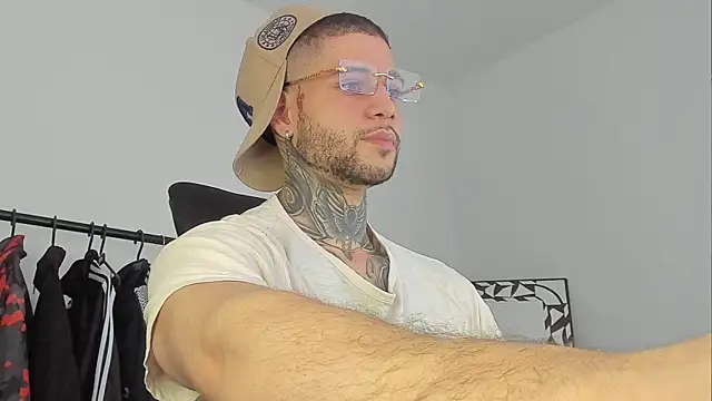  jamesleandros1 online show from November 9, 4:16 pm