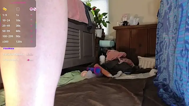 LoveSaraChristine online show from October 27, 6:12 pm