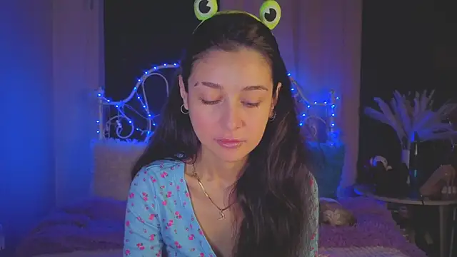 Snapshot of Funny_Bunny chatting on October 25, 2:30 am Funny Bunny online show from October 25, 2:30 am