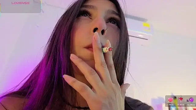 PIA STONE online show from February 4, 9:09 pm