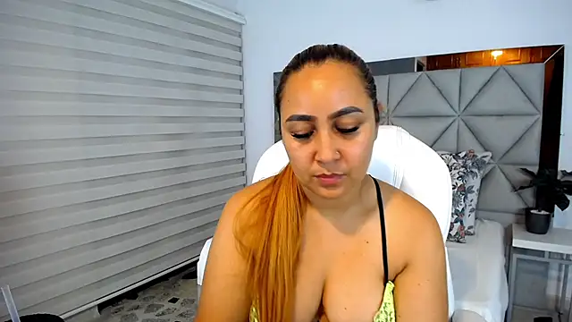 Snapshot of nana_levy chatting on January 11, 4:16 am nana levy online show from January 11, 4:16 am