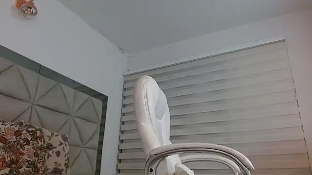 Snapshot of nana_levy chatting on March 20, 7:25 am nana levy online show from March 20, 7:25 am