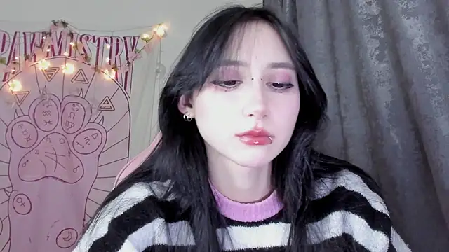 Holy420lolii online show from November 16, 7:30 pm