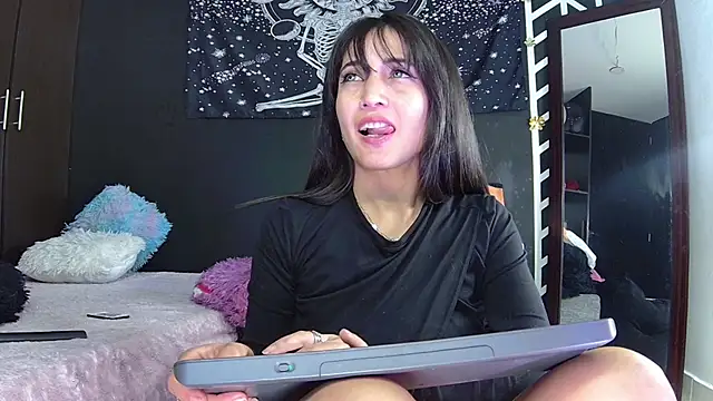 EvangelineCors online show from September 12, 6:19 pm