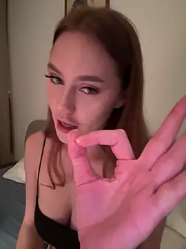 Snapshot of Meow_Sophie chatting on September 21, 3:46 pm Meow Sophie online show from September 21, 3:46 pm