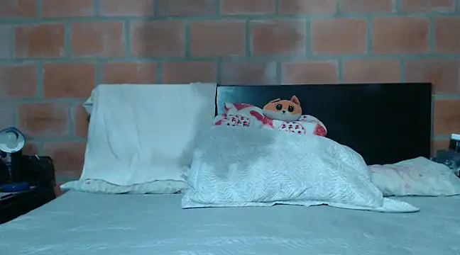 Snapshot of DevoraAmateur chatting on December 14, 8:29 pm DevoraAmateur online show from December 14, 8:29 pm