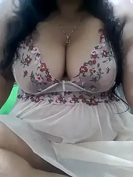 chubby wife online show from December 25, 4:22 pm