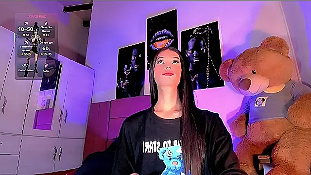 Snapshot of alexia_corleoni chatting on February 20, 8:06 am alexia corleoni online show from February 20, 8:06 am