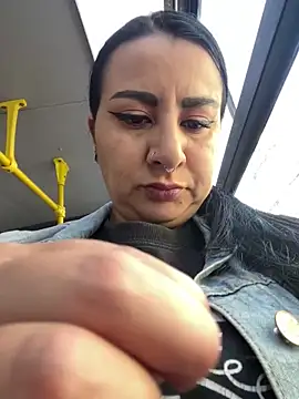 Abril Luv online show from February 27, 12:02 pm