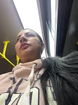 Abril Luv online show from March 20, 12:40 am